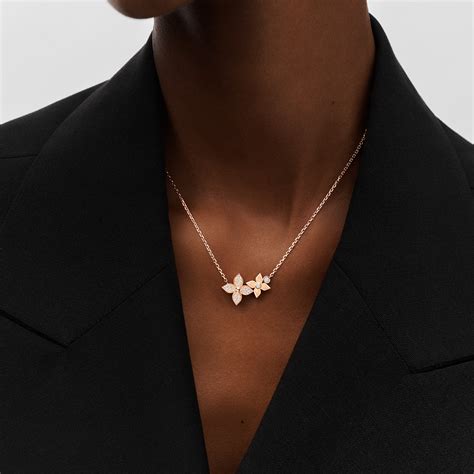 louis vuitton star sign necklace|Products by Louis Vuitton: Star Blossom Necklace In Pink Gold .